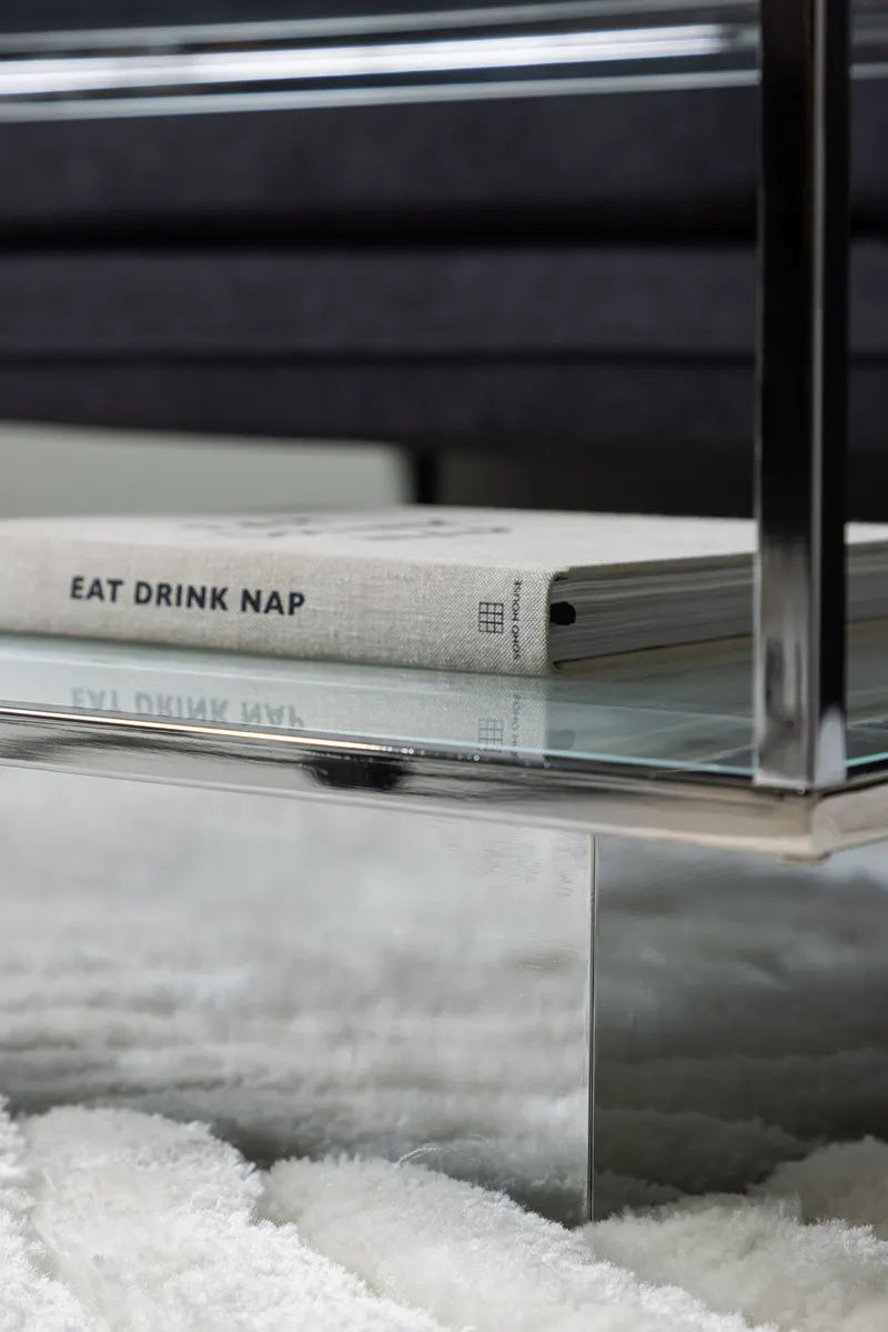 Maglehem Couchtisch aus Glas mit Ablage in 130 × 60 cm, Transparent, Gestell Silber, im Wohnraum, Ansicht 3