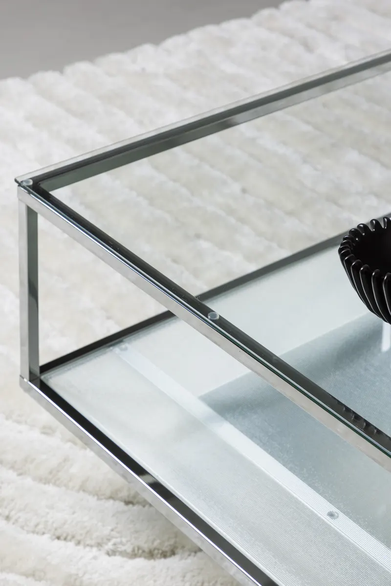 Maglehem Couchtisch aus Glas mit Ablage in 130 × 60 cm, Transparent, Gestell Silber, im Wohnraum, Ansicht 4