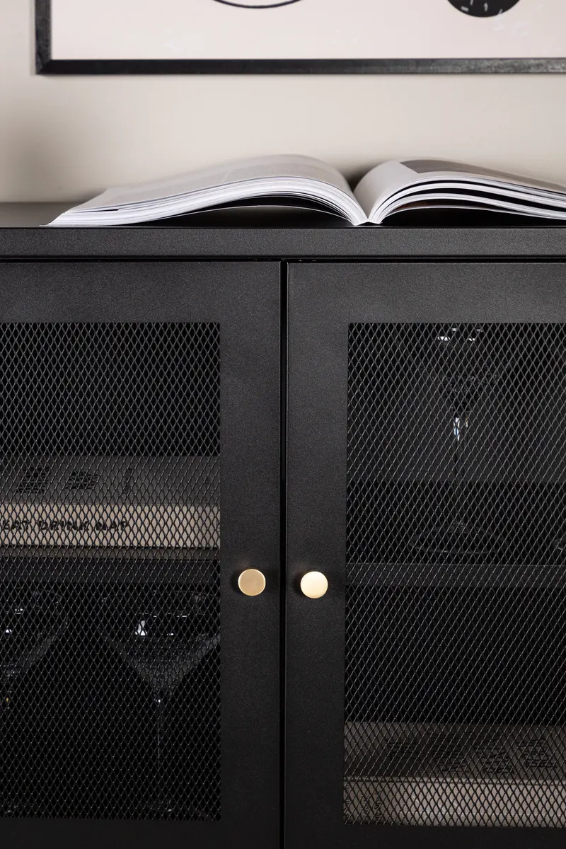 Malla Sideboard aus Stahl mit Gittertüren in Schwarz, im Wohnraum, Ansicht 4