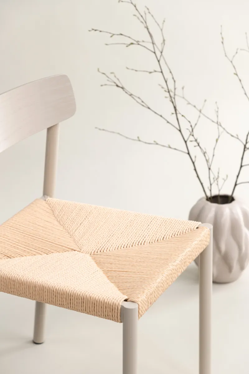 Malmön Esszimmerstuhl mit geflochtener Sitzfläche in Beige, im Wohnraum, Ansicht 2