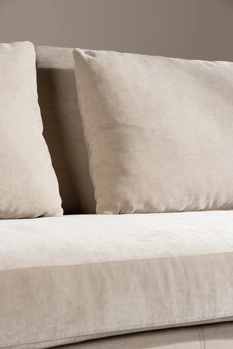 Malva 3-Sitzer-Sofa mit kissenartigen Armlehnen, im Wohnraum, Ansicht 4