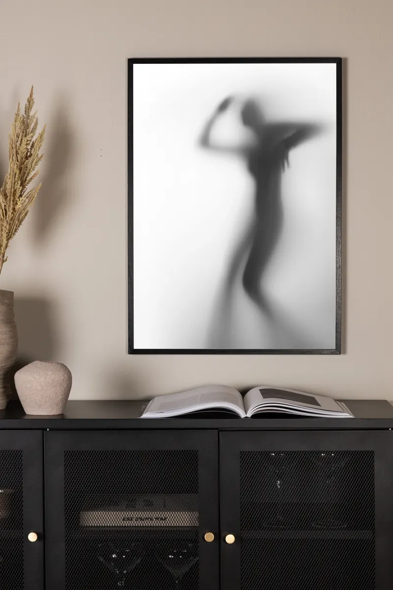Manshade Poster mit Schatten einer Frau in 40 × 30 cm, im Wohnraum, Ansicht 1