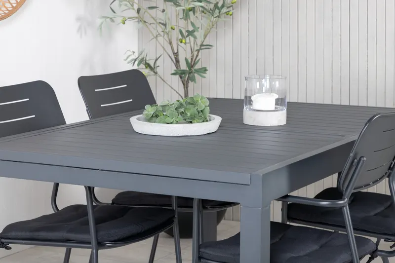 Marbella & Nicke Gartenmöbel Set mit ausziehbarem Tisch und 4 Armlehnstühlen in Schwarz, im Wohnraum, Ansicht 3