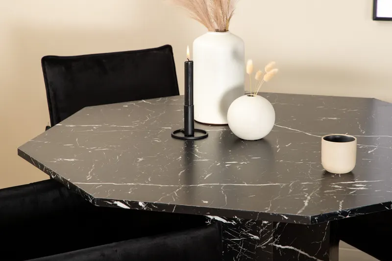 Marbs & Petra Essgruppe mit Säulenfuß-Esstisch und 4 Armlehnstühlen in Schwarz, im Wohnraum, Ansicht 5