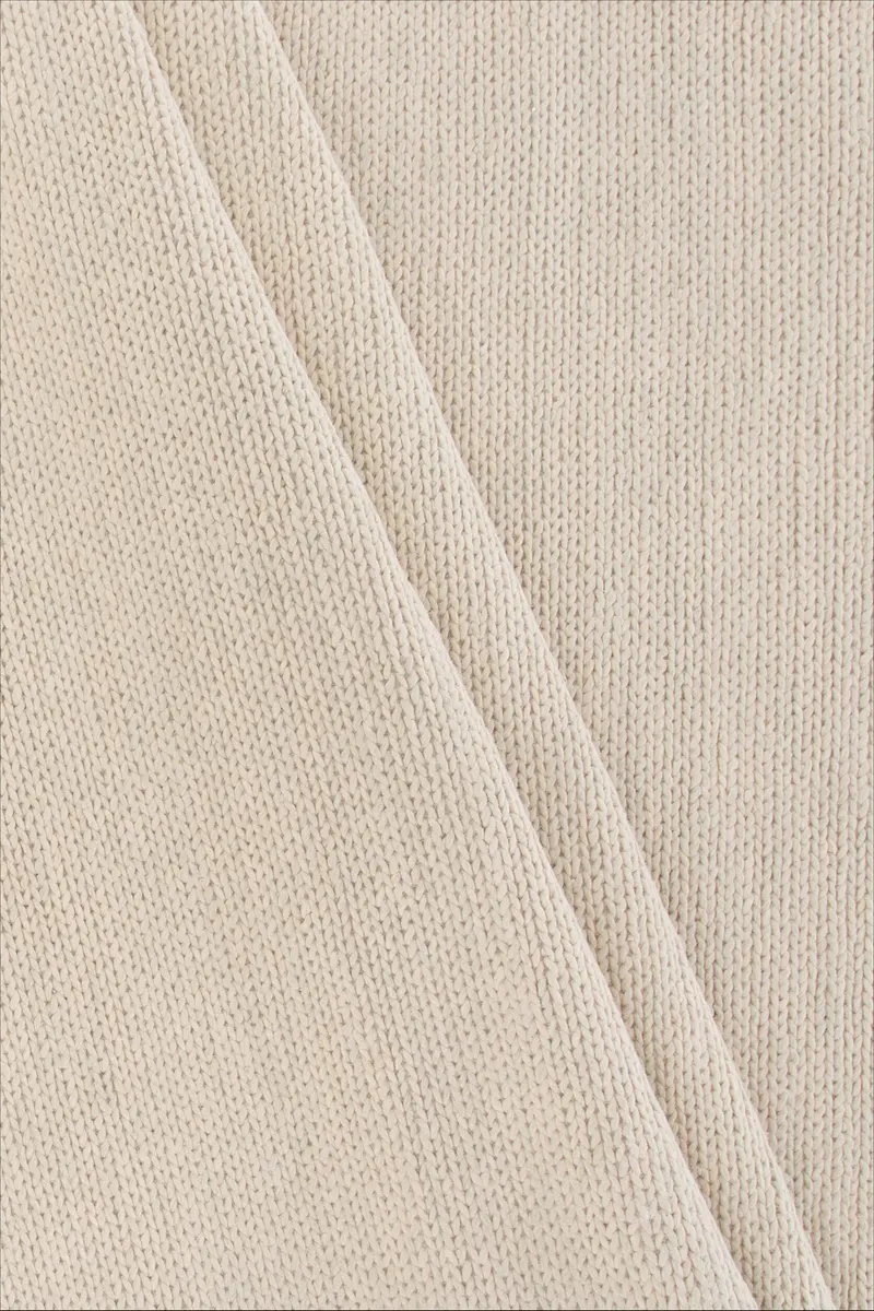 Marta Wollteppich, handgewebt mit Flechtdetails in 300 × 200 cm, Weiß, im Wohnraum