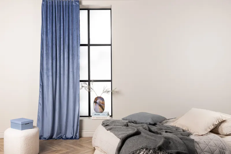 Mary Vorhang aus Samt in Blau, im Wohnraum, Ansicht 4
