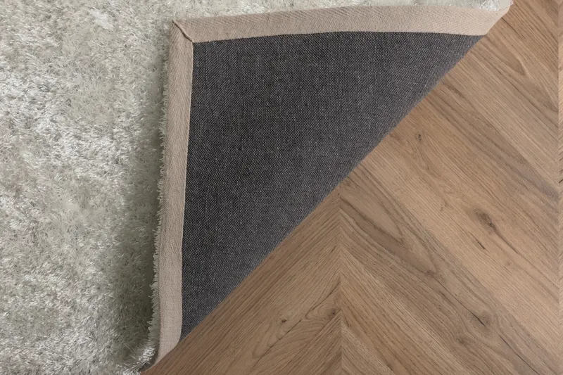 Mattis Teppich mit schimmerndem Flor in 230 × 160 cm, Weiß, im Wohnraum, Ansicht 5