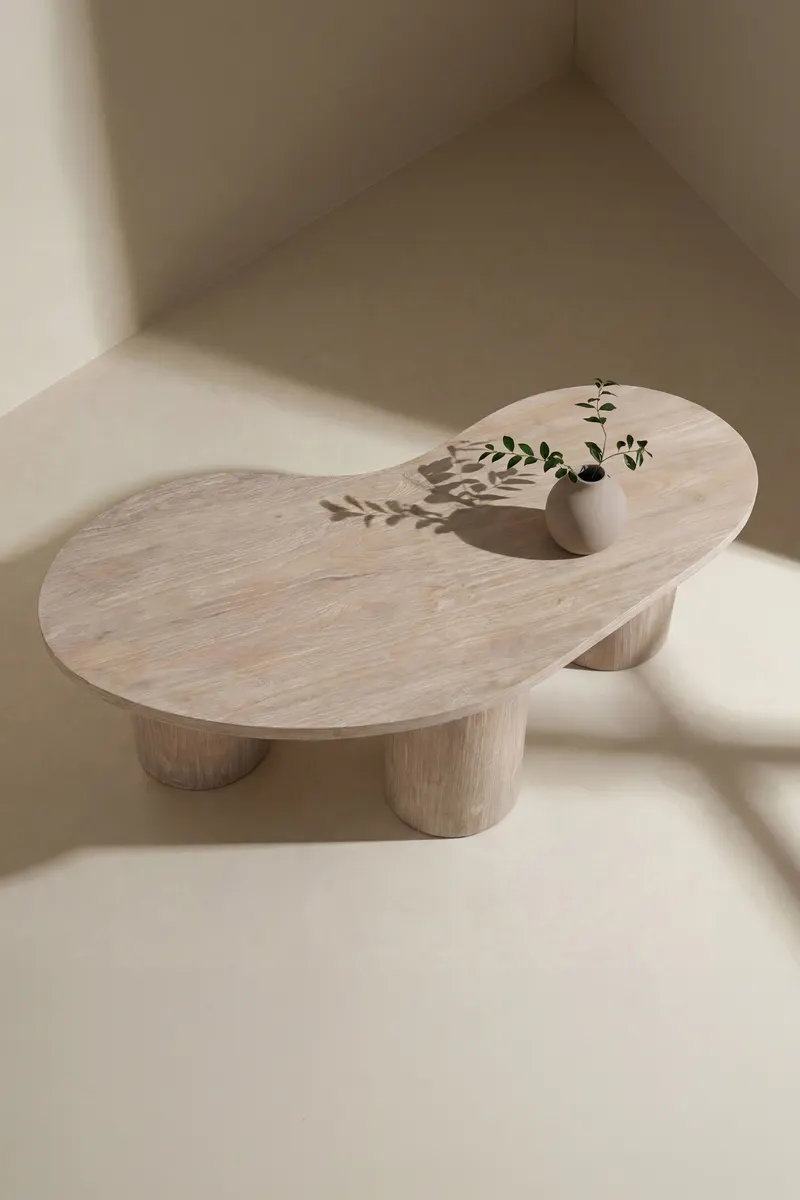 Megg Couchtisch mit geschwungener Platte in Natur, im Wohnraum, Ansicht 2