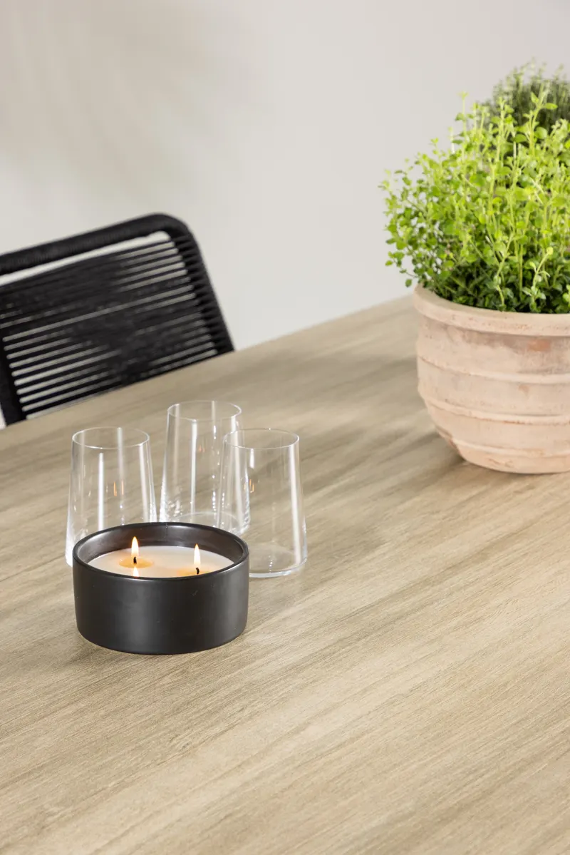 Merlo & Lindos Gartenmöbel-Set mit Glastisch und 6 Seilstühlen, im Wohnraum, Ansicht 4