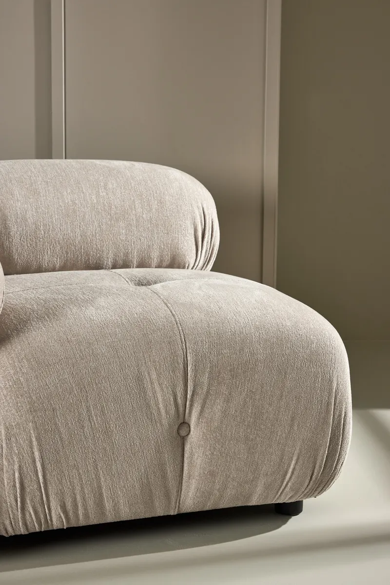 Mika Sofa-Modul mit gerundeten Polsterrollen in 95 × 70 × 95 cm, rechts, im Wohnraum, Ansicht 4
