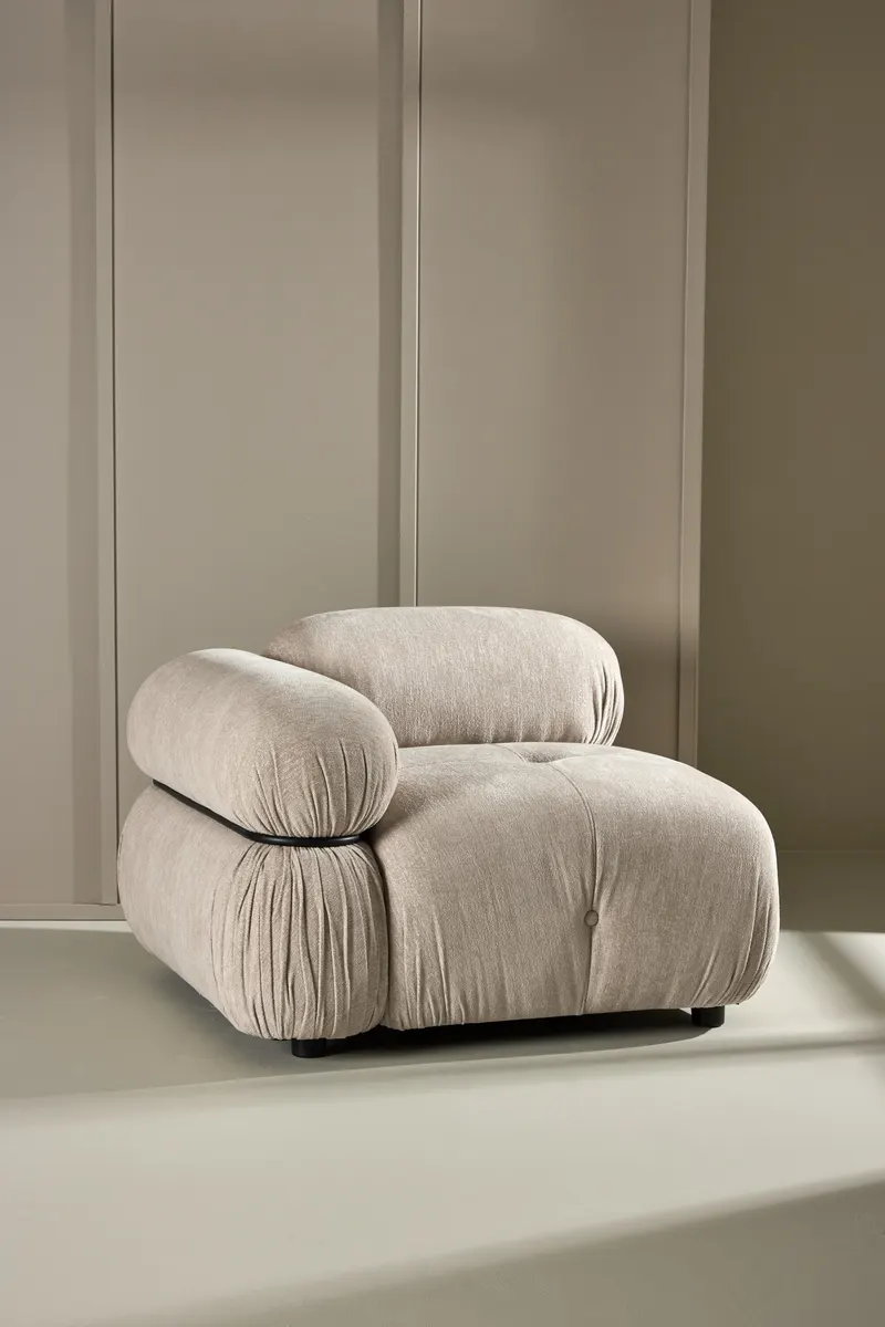 Mika Sofa-Modul mit gerundeten Polsterrollen in 95 × 70 × 95 cm, rechts, im Wohnraum, Ansicht 1