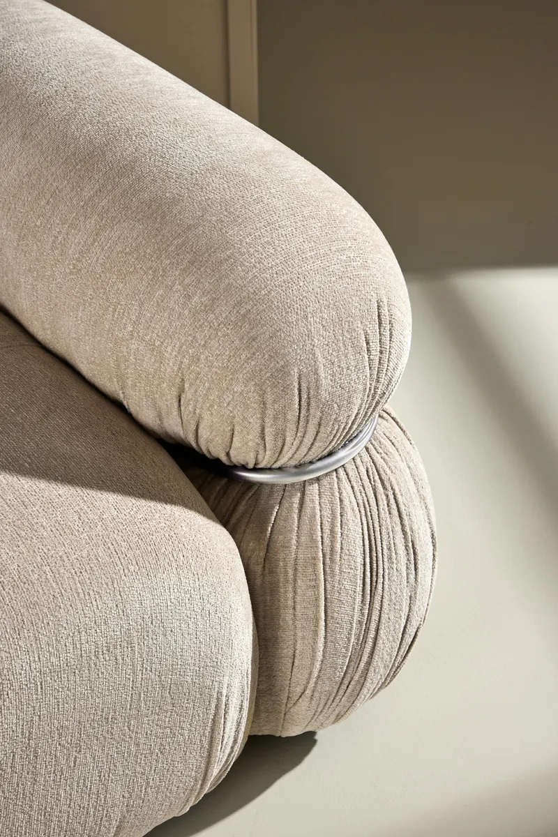 Mika Sofa-Modul mit gerundeten Polsterrollen in 95 × 80 × 95 cm, links, im Wohnraum, Ansicht 3