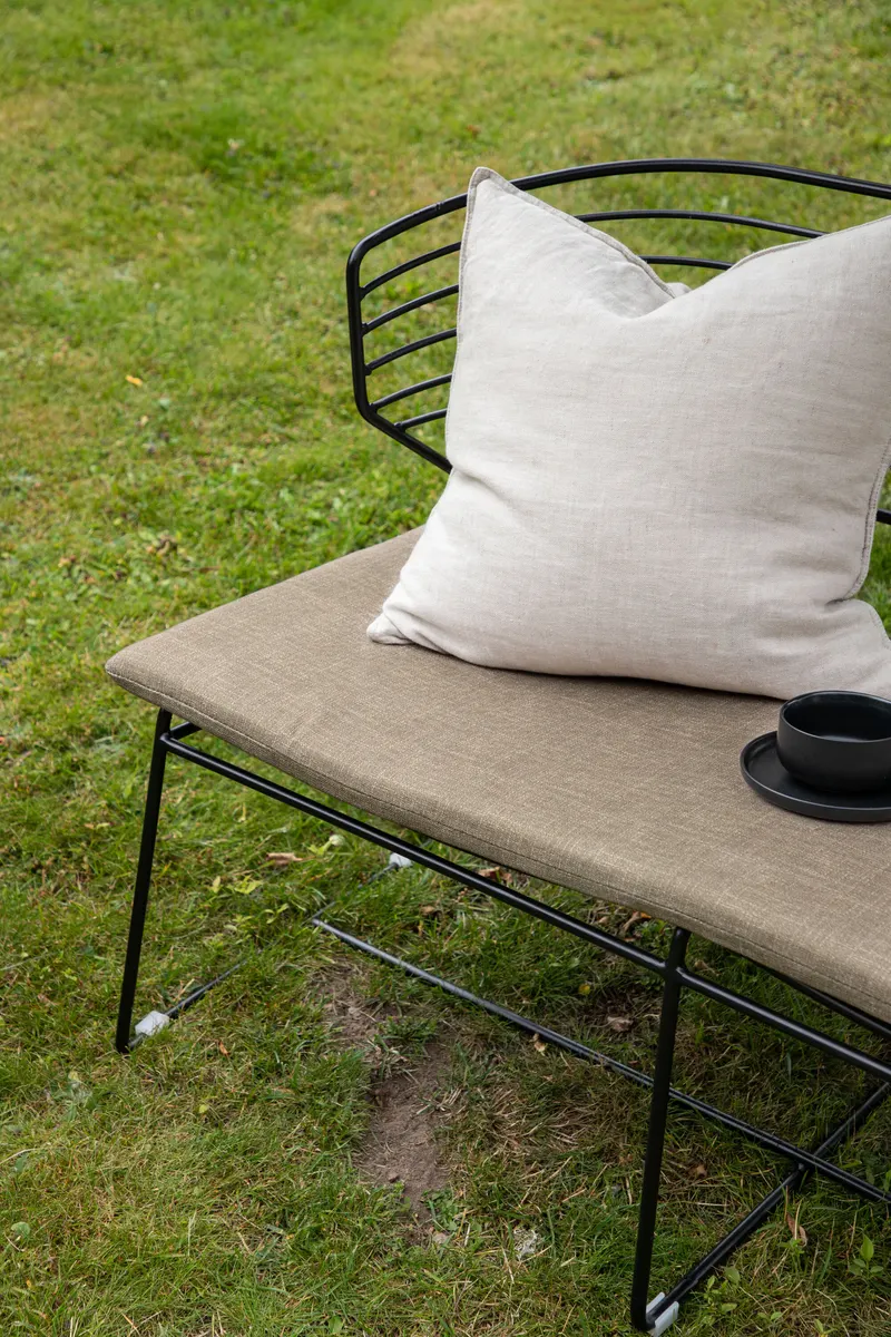 Milano Gartenlounge aus schwarzem Stahl mit Zweisitzer, im Wohnraum, Ansicht 5