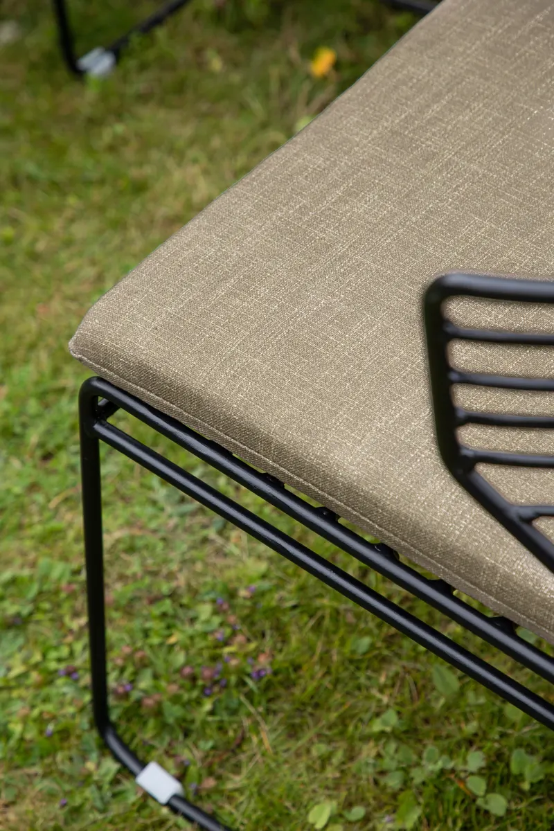 Milano Gartenlounge aus schwarzem Stahl mit Zweisitzer, im Wohnraum, Ansicht 7