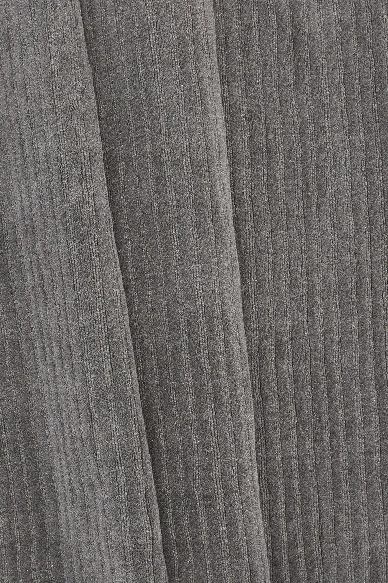 Milton Wollteppich mit Rippenstruktur in 300 × 200 cm, Dunkelgrau, im Wohnraum, Ansicht 3