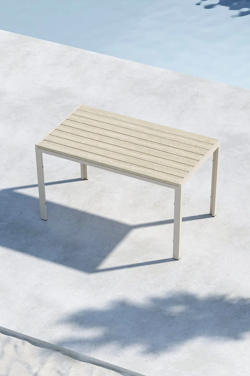 Mirko rechteckiger Gartentisch aus Aluminium in 140 × 80 cm, Beige, im Wohnraum, Ansicht 1