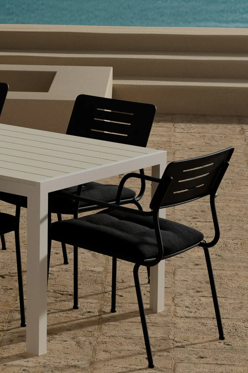 Mirko & Nicke Gartenmöbel-Set mit rechteckigem Tisch und 6 Armlehnstühlen in Beige, im Wohnraum, Ansicht 2