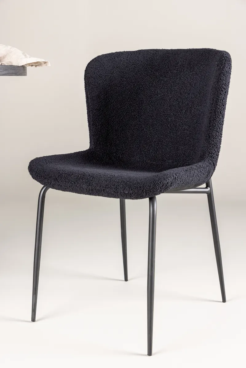 Modesto gepolsterter Esszimmerstuhl in Schwarz, Polyester-Teddystoff, im Wohnraum, Ansicht 3