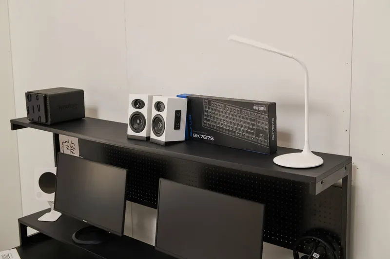 Schreibtisch mit Ablagen, MDF und Metall, Schwarz, Ansicht 9