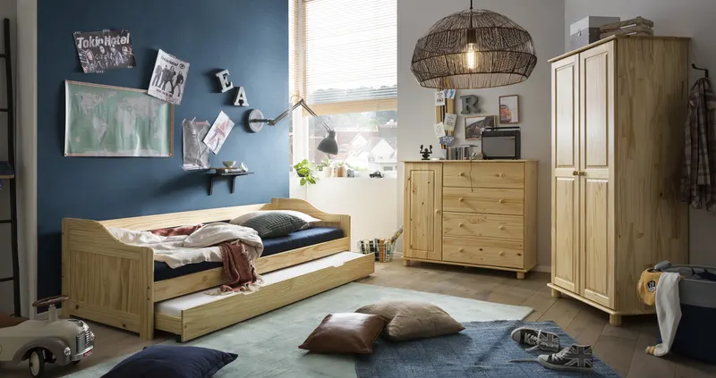 Bett aus massiver Kiefer, natur lackiert, Ansicht 8