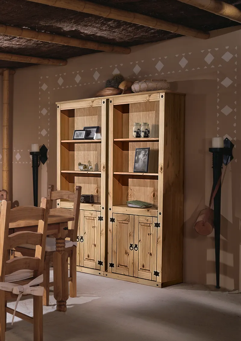 Schrank aus massiver Kiefer, honigfarbig gewachst, Ansicht 3