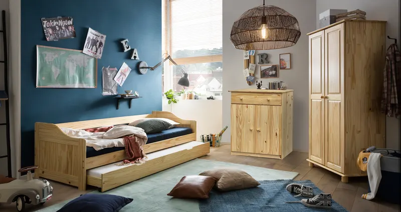 Kommode aus Kiefer massiv, natur lackiert, Ansicht 6