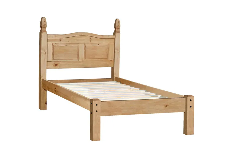Bett aus Kiefer massiv, natur gewachst