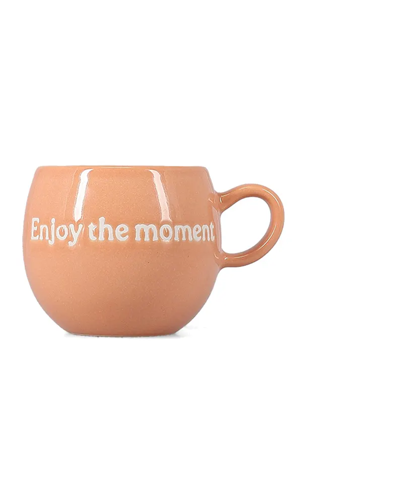 Muggies Becher aus Steinzeug in vielen Dekoren, „Enjoy the moment“ Rosa