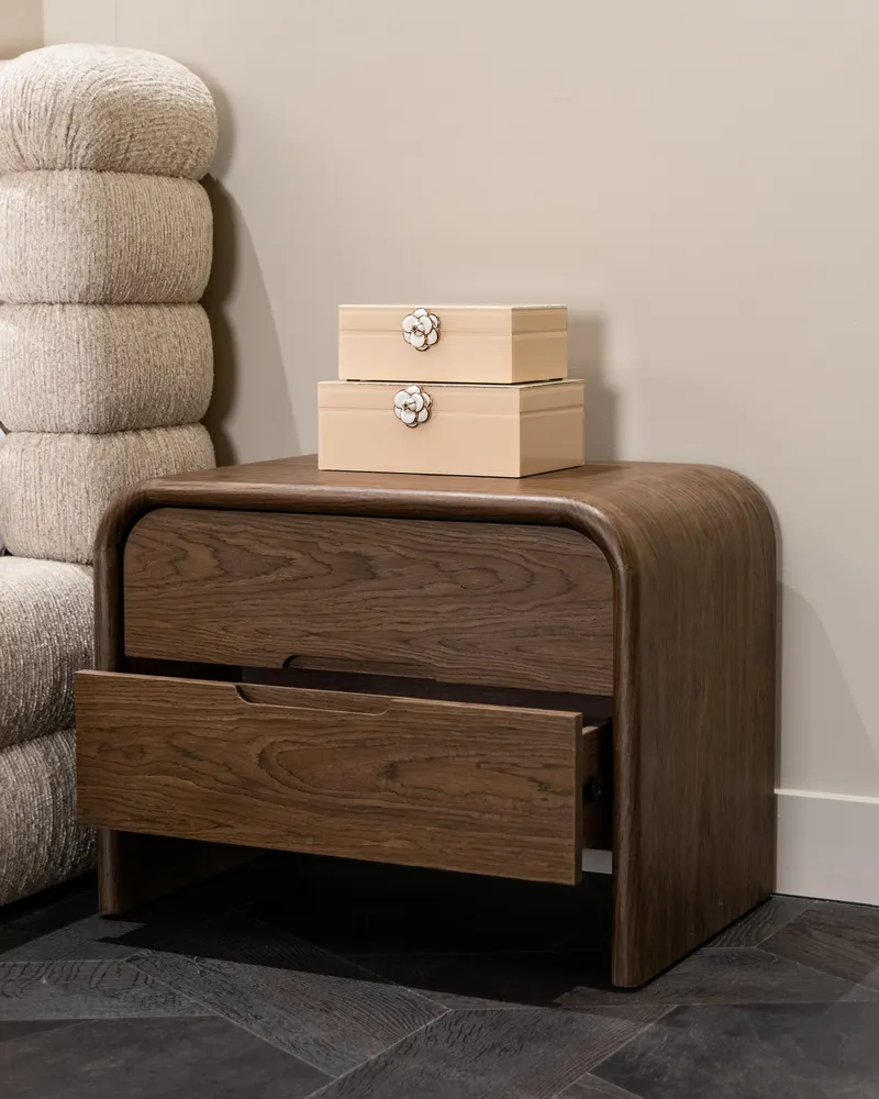 Nachttisch Bedford, Braun von Richmond Interiors, Wohnbeispiel 6, im Wohnraum