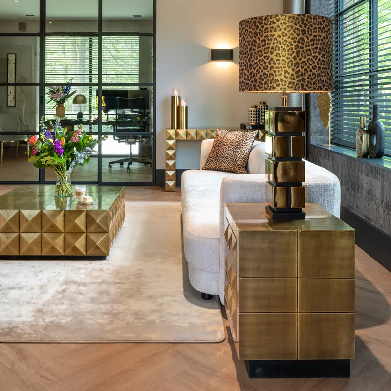 Couchtisch Collada, Goldfarben, gebürstet von Richmond Interiors, Wohnbeispiel 14, im Wohnraum