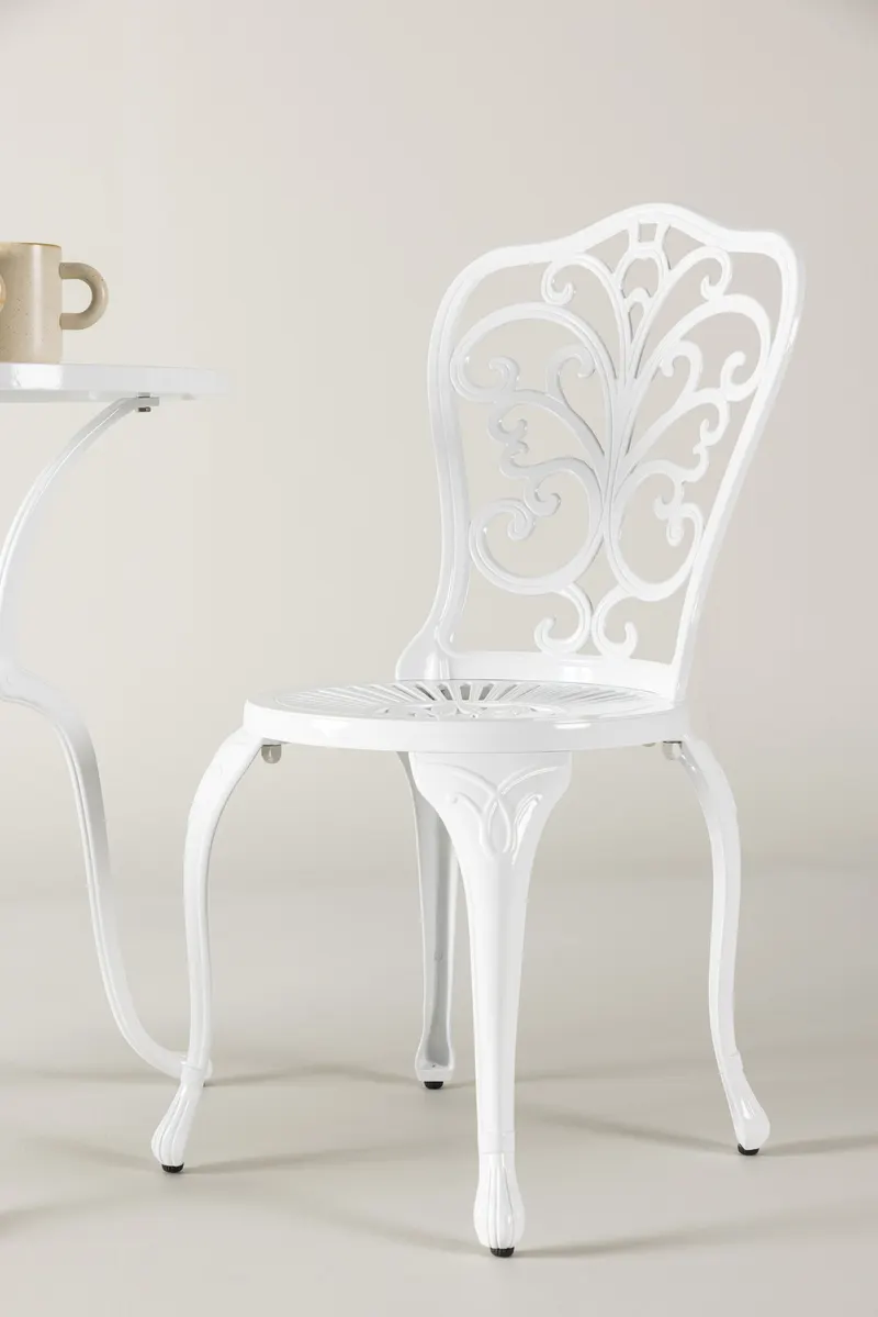 Nandin Bistroset aus Aluminium mit verschnörkelten Lehnen, im Wohnraum, Ansicht 2