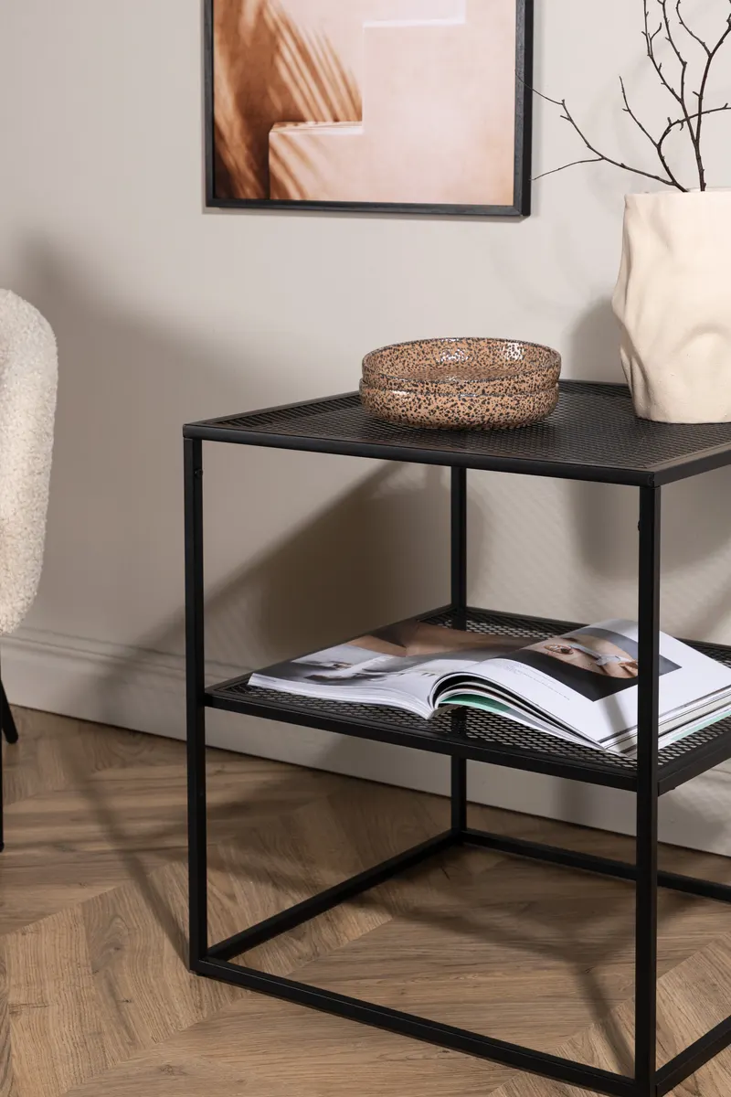 Netz quadratischer Couchtisch in 55 × 55 cm, Schwarz, im Wohnraum, Ansicht 1
