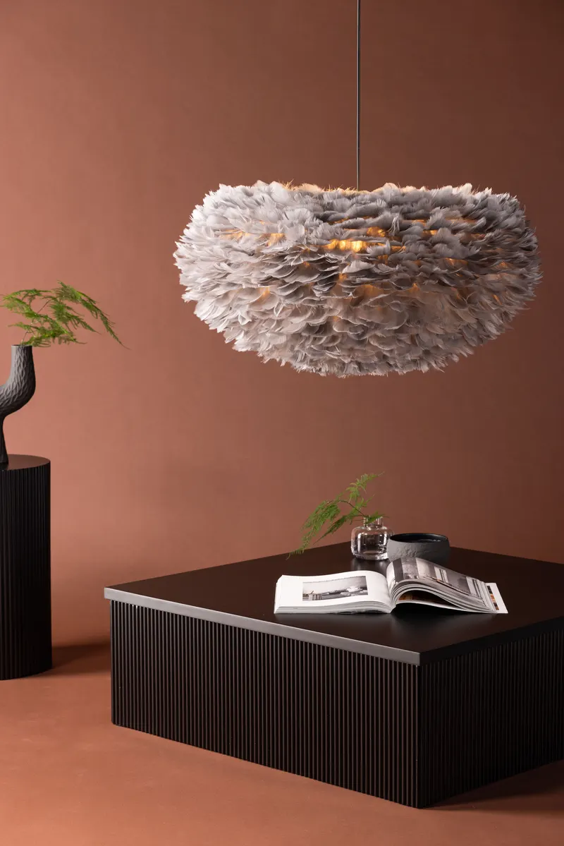 Nicola Hängelampe mit Federschirm in 75 × 36 × 75 cm, Grau, im Wohnraum, Ansicht 1