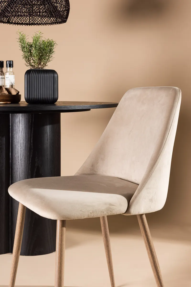 Night gepolsterter Esszimmerstuhl in Beige, Gestell Walnuss, Polyester-Samt, im Wohnraum, Ansicht 2