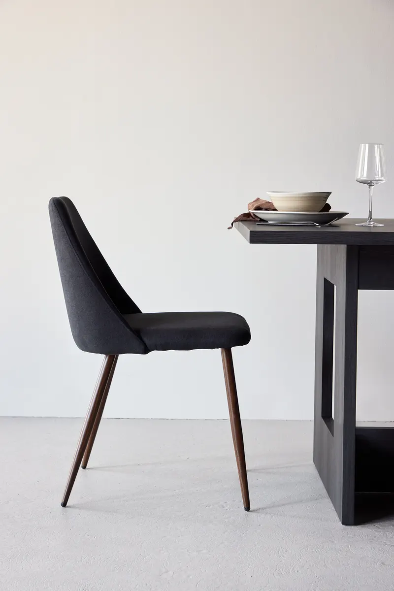 Night gepolsterter Esszimmerstuhl in Schwarz, Gestell Mokka, Polyester in Leinenoptik, im Wohnraum, Ansicht 4
