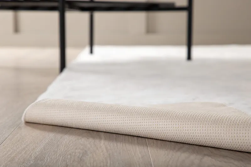 Nina Teppich rechteckig mit Schimmer in 230 × 160 cm, Weiß, im Wohnraum, Ansicht 7