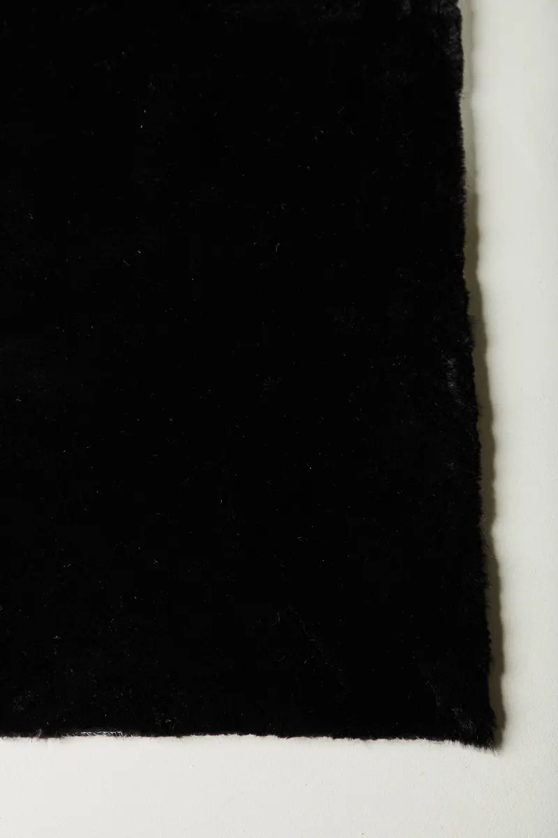 Nina Teppich rechteckig mit Schimmer in 230 × 160 cm, Schwarz, im Wohnraum, Ansicht 6
