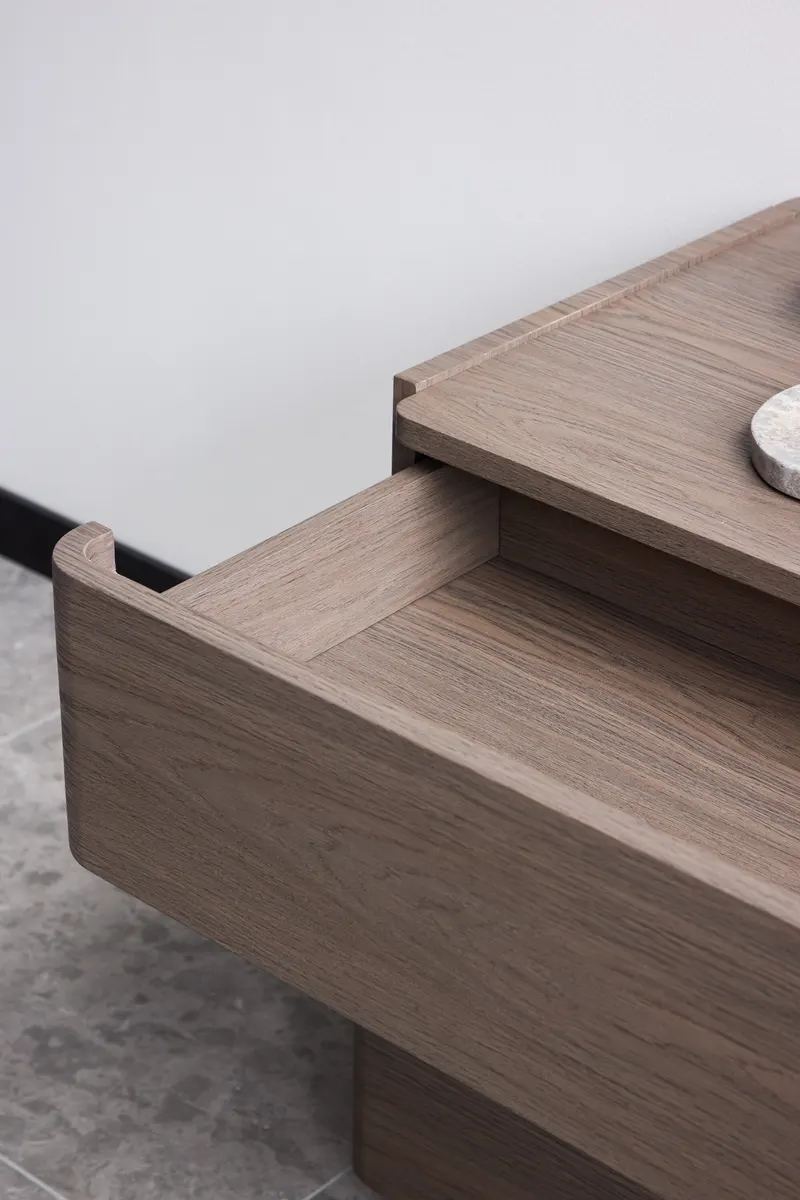 Noble Kommode mit gerundeten Seitenkanten in 48 × 60 × 100 cm, Mokka, im Wohnraum, Ansicht 4