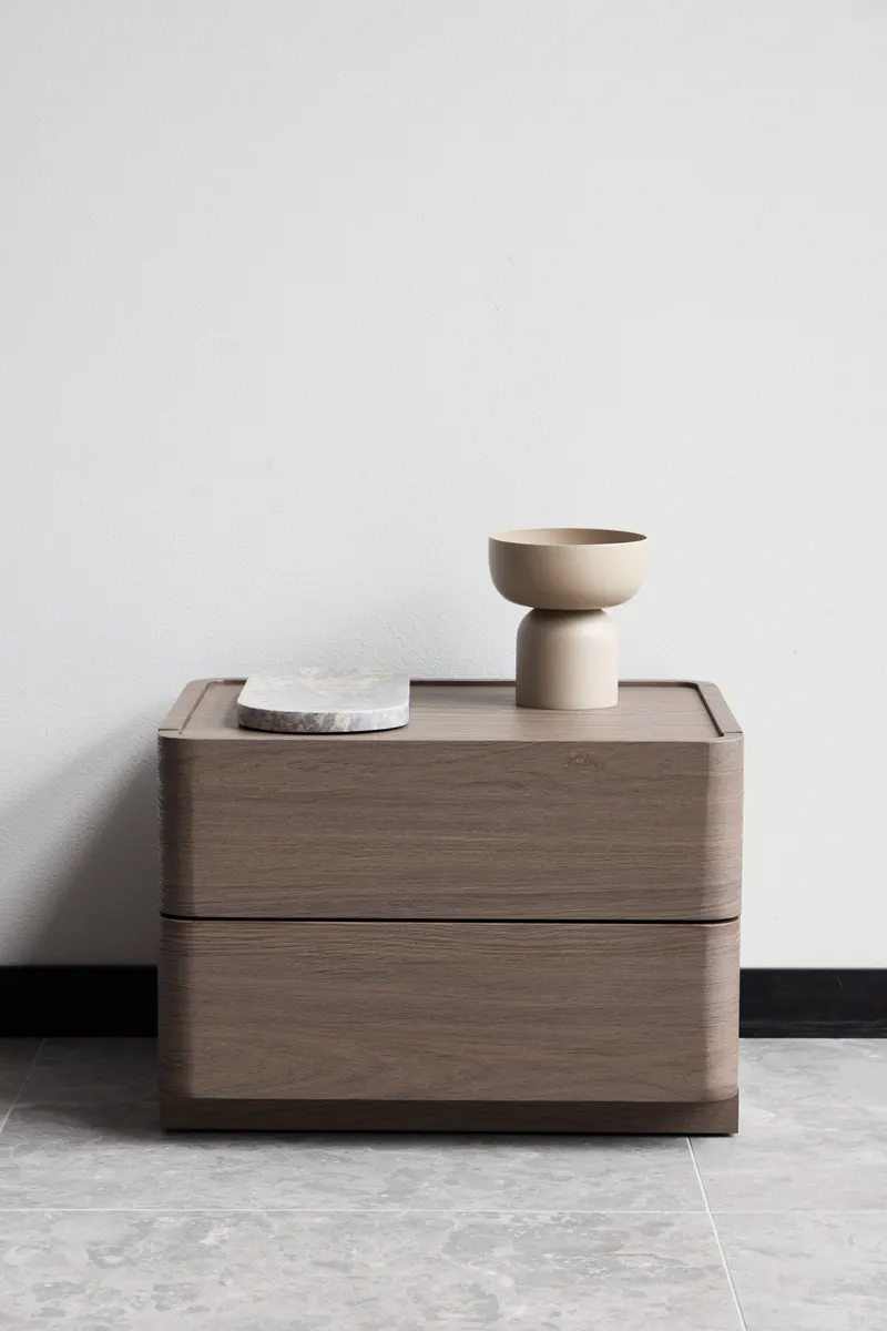 Noble Kommode mit gerundeten Seitenkanten in 40 × 36 × 50 cm, Mokka, im Wohnraum, Ansicht 1
