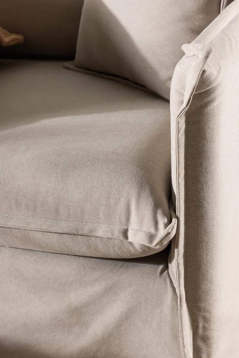 Nova 3-Sitzer-Sofa mit abnehmbarem Bezug in Braun, Gestell Schwarz, im Wohnraum, Ansicht 3