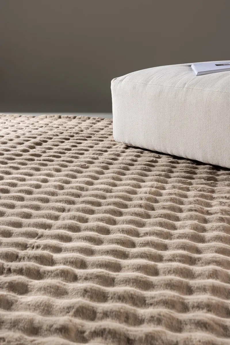 Novis Teppich mit Karostruktur in Beige, im Wohnraum, Ansicht 2