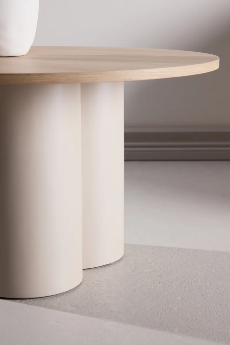 Olivia runder Couchtisch in Whitewash, Gestell Beige, im Wohnraum, Ansicht 2