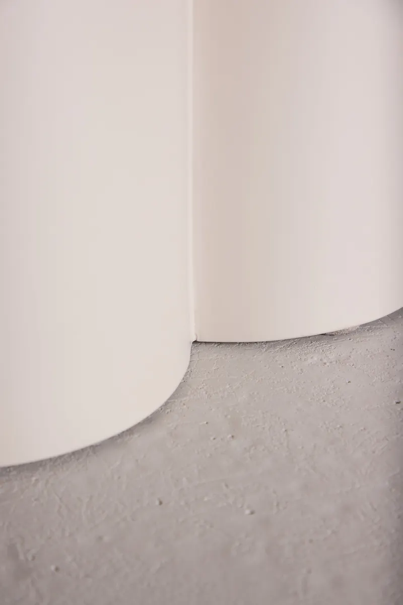 Olivia runder Couchtisch in Whitewash, Gestell Beige, im Wohnraum, Ansicht 4
