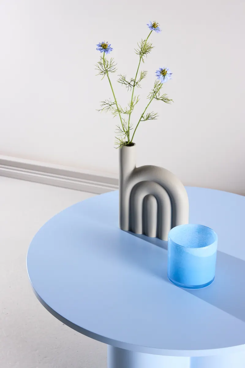 Olivia runder Couchtisch in Blau, im Wohnraum, Ansicht 3