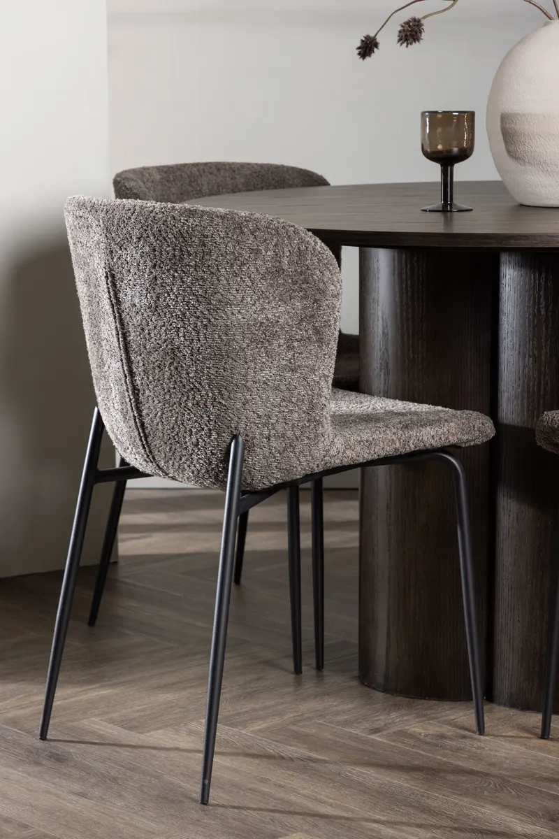 Olivia & Modesto Essgruppe mit rundem Esstisch und 4 Bouclé-Stühlen in Mokka, Beige, Gestell Schwarz, im Wohnraum, Ansicht 2