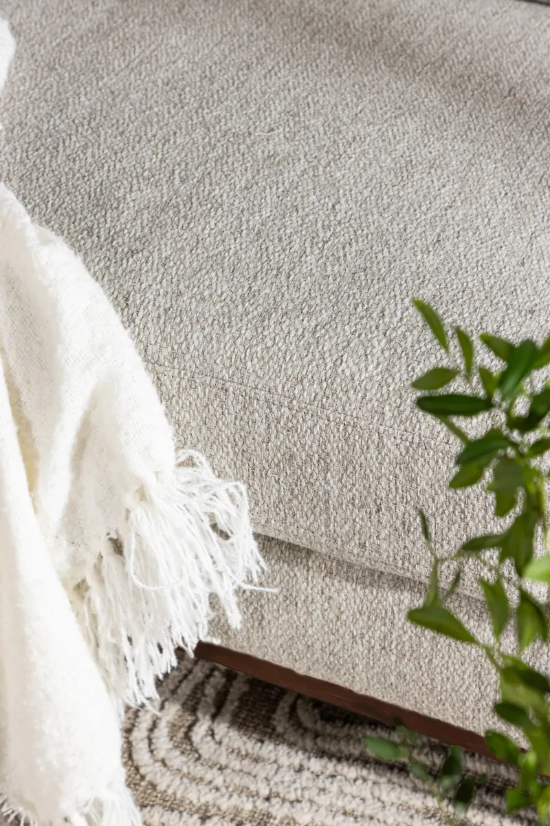 Olympos 3-Sitzer-Sofa mit Rahmen aus Kautschukholz, im Wohnraum, Ansicht 4