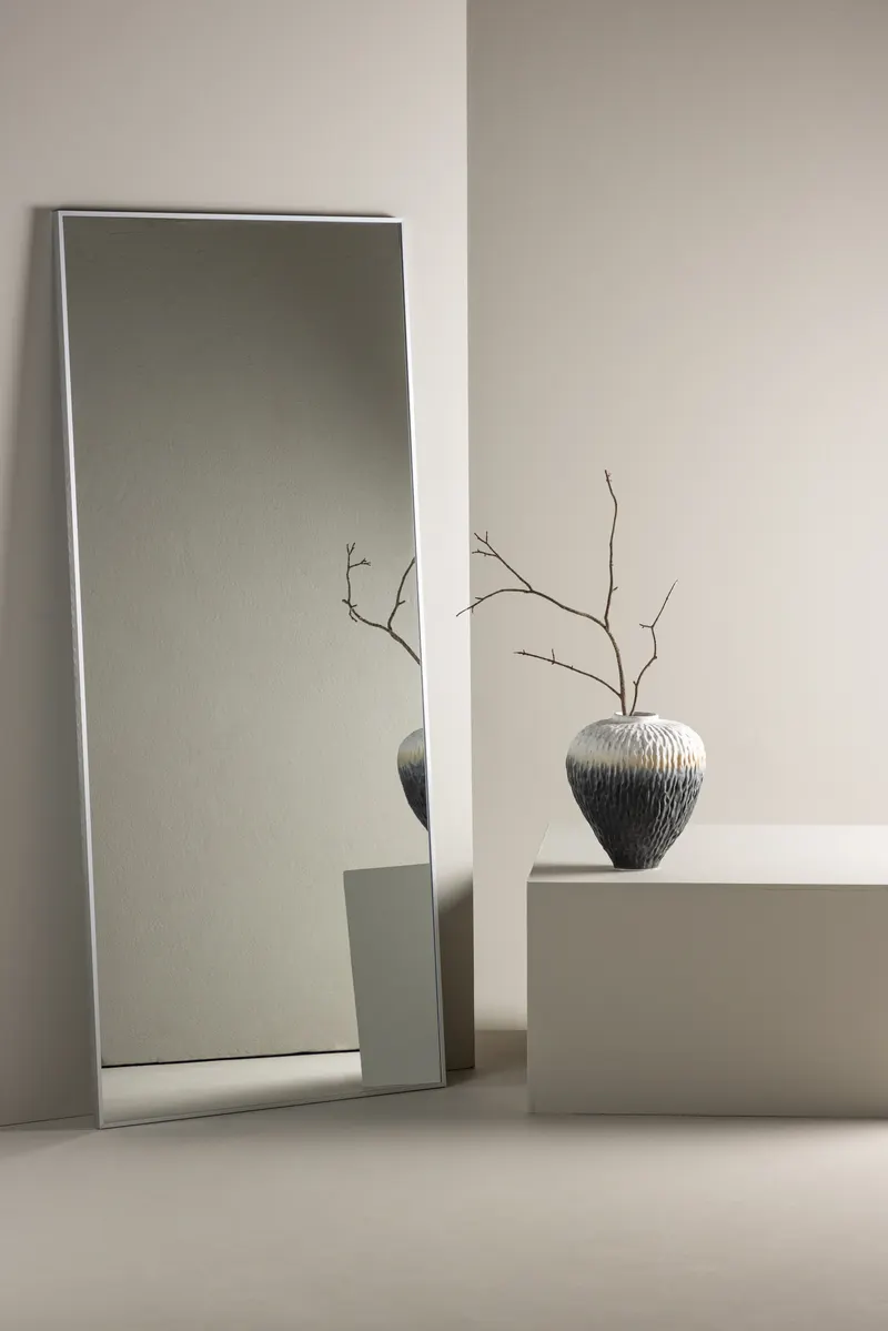 Orlando Wandspiegel, rechteckig mit schmalem Rahmen in 3 × 190 × 85 cm, Silber, im Wohnraum, Ansicht 1