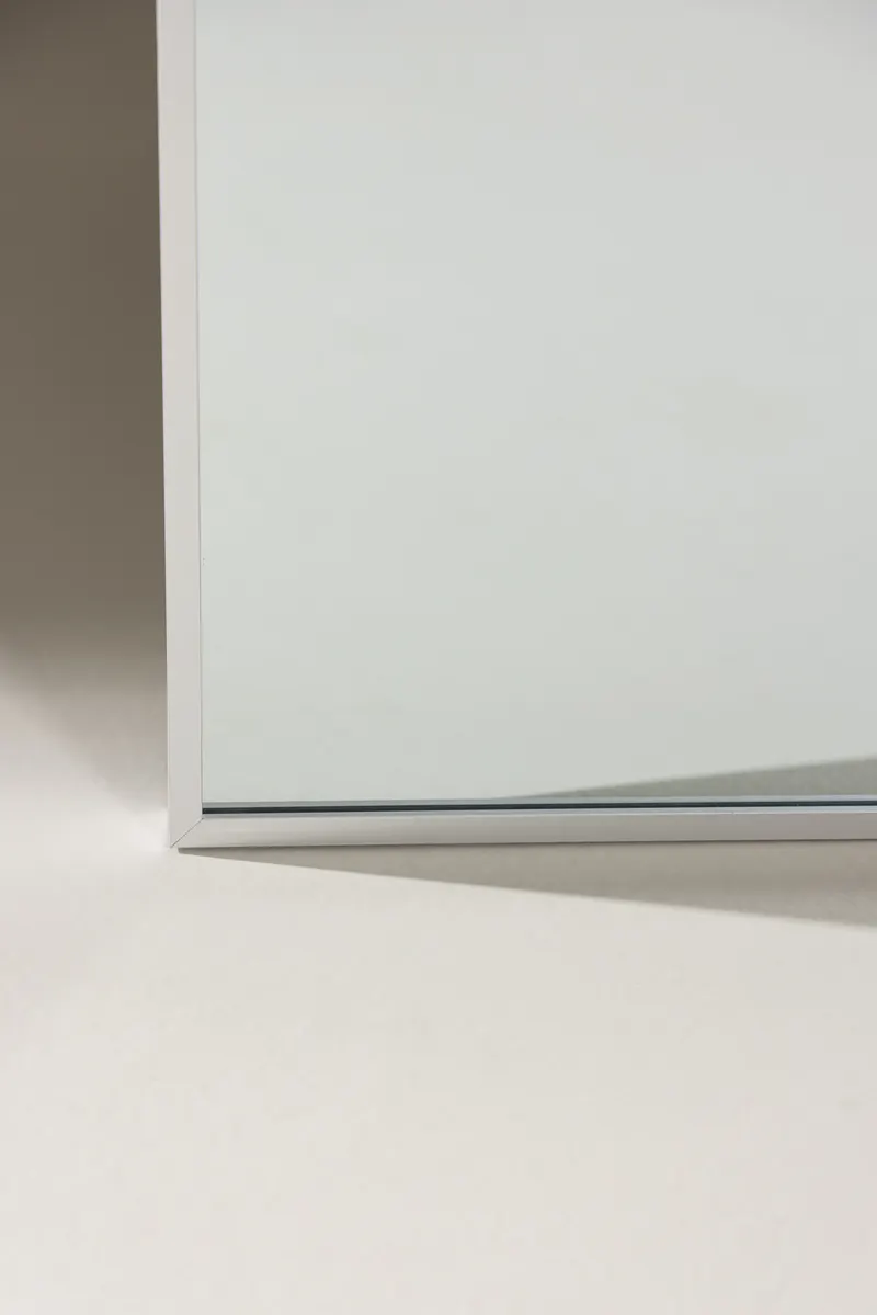 Orlando Wandspiegel, rechteckig mit schmalem Rahmen in 3 × 190 × 120 cm, Silber, im Wohnraum, Ansicht 2