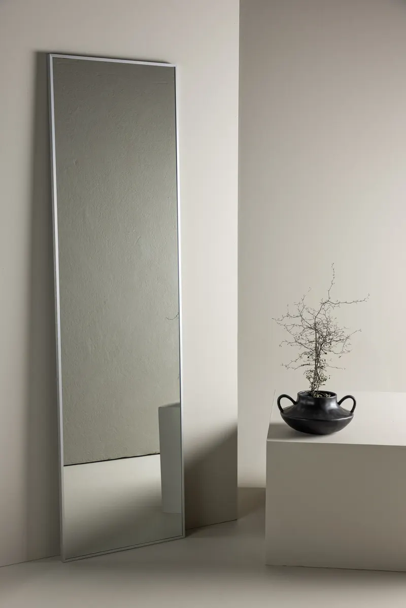Orlando Wandspiegel, rechteckig mit schmalem Rahmen in 3 × 195 × 55 cm, Silber, im Wohnraum, Ansicht 1