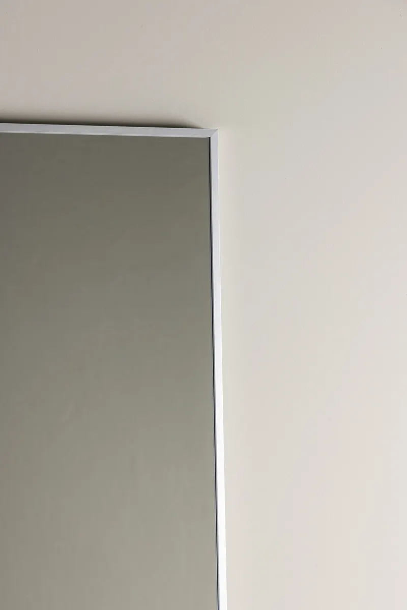 Orlando Wandspiegel, rechteckig mit schmalem Rahmen in 3 × 195 × 55 cm, Silber, im Wohnraum, Ansicht 2